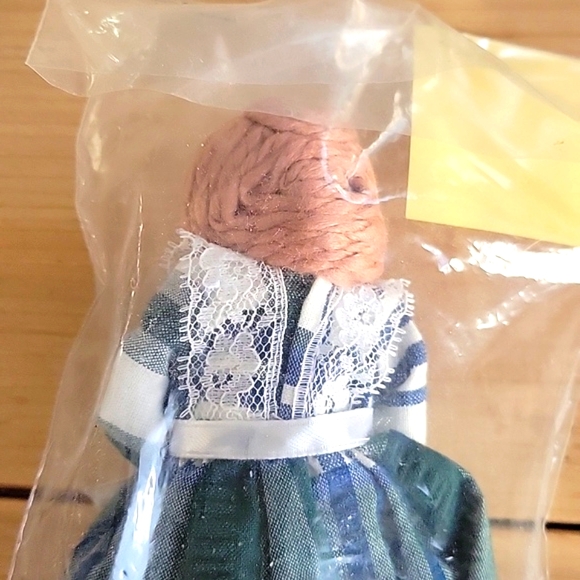 Buckeye Doll by Dick Schnackies Mountain Craft Shop - 7" - Picture 5 of 6